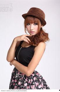 amika小媚个人资料,时尚界的新星,魅力与才华并存的多元化偶像