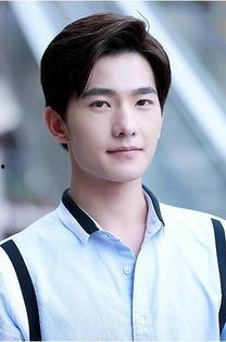 杨洋个人的资料,从阳光少年到影视巨星，探寻他的成长之路